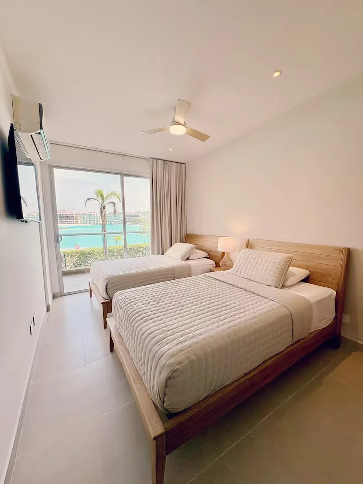 Foto 10 de Increíble apartamento frente a la laguna con jacuzzi privado en Baia Kristal